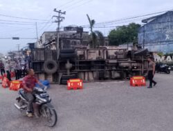 Polres Batang Hari Sigap Tangani Kecelakaan Mobil Box di Simpang BBC