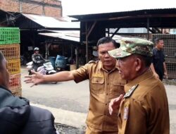 Berada di Pasar Baru, Wabup Minta Kandang Ayam Segera Dibongkar