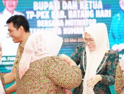 Bupati Batanghari dan Ketua TP PKK Silaturrahim Bersama Motivator Tangguh dan Rumah Bunda