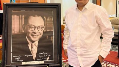 Negeri Emas di Atas Luka