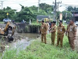 Tinjau Lokasi Rawan Banjir, Walikota Jambi Tegaskan Komitmen Atasi Banjir