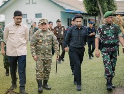 Ketua DPRD M Hafiz Ikut Hadiri Lepas 480 Satgas Pamtas RI-PNG Batalyon 142/KJ
