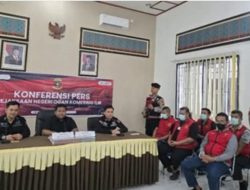 Kajari terima enam tersangka kasus korupsi dana hibah
