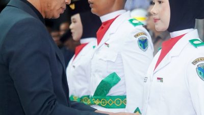 Bupati Batang Hari Kukuhkan Calon Anggota Paskibraka Kabupaten Batang Hari Tahun 2025