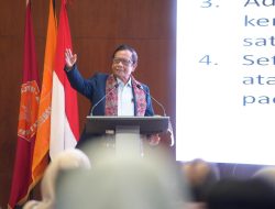 Orasi Ilmiah Mahfud MD di FH UNJA: Jika Demokrasi Baik, Hukum akan Baik