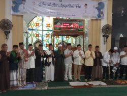 Kebersamaan Pemimpin dan Rakyat, Sholat Idul Fitri di OKU Berlangsung Khidmat dan Penuh Makna.