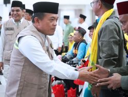 Lepas Kloter Perdana Keberangkatan Haji 2026 Provinsi Jambi, Gubernur Al Haris Tegaskan Komitmen Pelayanan Terbaik untuk Jema’ah