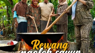 Tradisi Rewang Masak rendang, Warga RT 06 dan RT 07 Desa Senaung Tunjukkan Kekompakan di Acara Hajatan