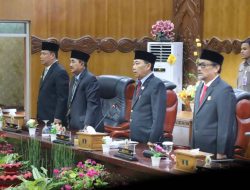 Bupati Tanjabbar Hadiri Paripurna Pidato Kenegaraan HUT RI