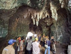 Tim Evaluator UNESCO Terpukau Keindahan Goa Tiangko, Dorong Penguatan Informasi Edukasi Geosite Merangin