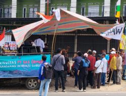 Didampingi Walhi dan BPR ratusan masyarakat geruduk gelar aksi demo ‎ di kantor PT SAS/RMKE, langgar kesepakatan warga bersama Gubernur 