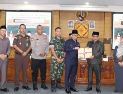 Ketua DPRD OKU Pimpin Rapat Paripurna Pansus LKPJ Bupati OKU