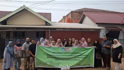 Solusi Pupuk Mahal, Tim Dosen Biologi UNJA Dampingi Ibu-Ibu Mendalo Indah Buat POC Mandiri