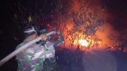 KODIM 0402/OKI GERAK CEPAT, TIM GABUNGAN PADAMKAN KARHUTLA SELUAS 5 HEKTAR DI INDRALAYA UTARA
